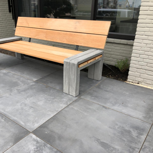 betonnen bank voor huis.JPG